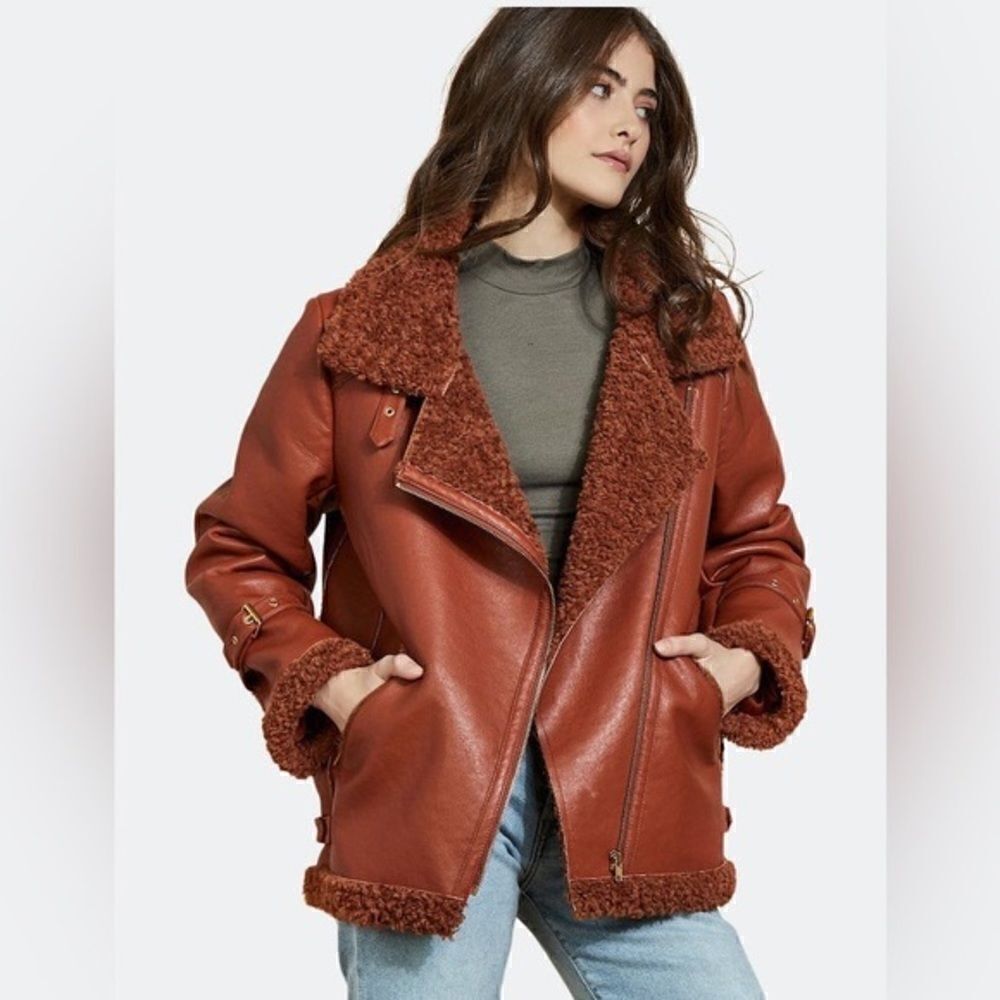 Hutch
Rhys coat  